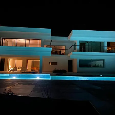 Villa Hastinapura, Acceso Directo Al Mar