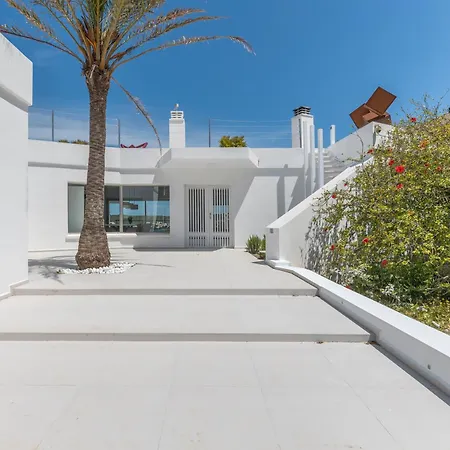 Villa Hastinapura, Acceso Directo Al Mar Es Castell