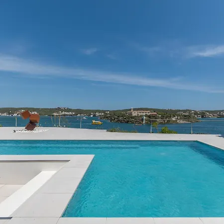 Villa Hastinapura, Acceso Directo Al Mar