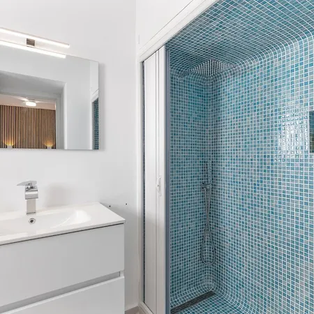 Hastinapura, Acceso Directo Al Mar Villa