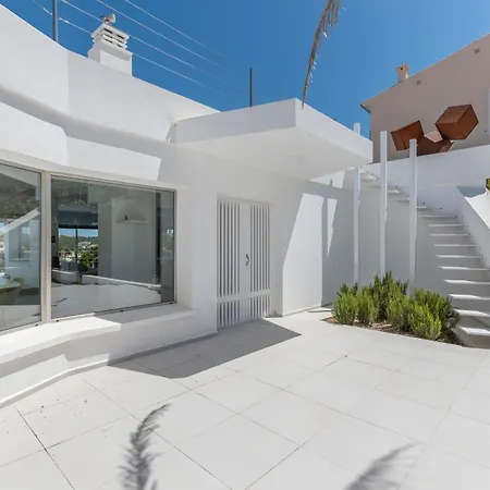 Hastinapura, Acceso Directo Al Mar Villa *