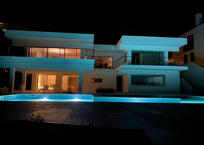 Villa Hastinapura, Acceso Directo Al Mar