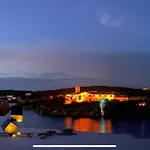 Vila Hastinapura, Acceso Directo Al Mar