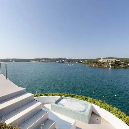 Hastinapura, Acceso Directo Al Mar * Es Castell (Menorca)